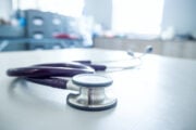 Viaggio nella sanità in difficoltà: dopo il pediatra si finisce nel limbo. Il medico di famiglia non si trova