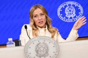 Meloni: «Le banche capiscano e diano una mano»