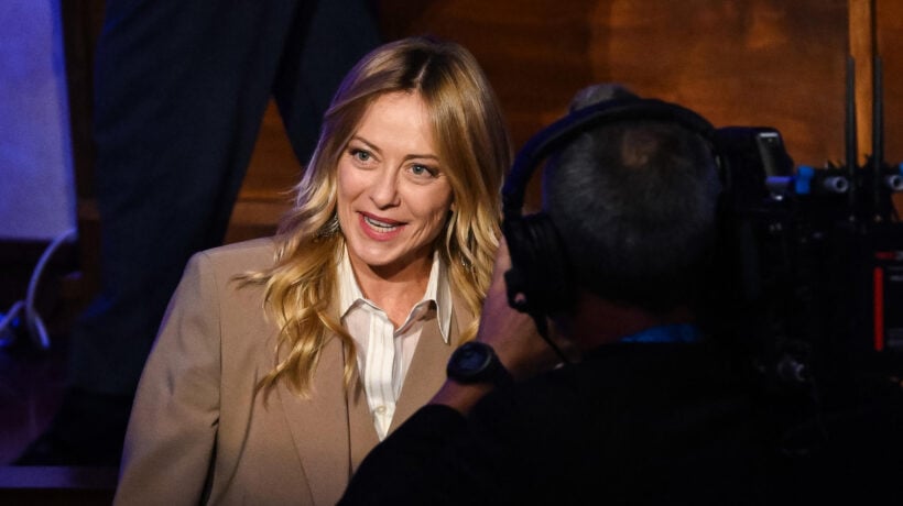 Scatto del governo su bonus case e anziani. Meloni: «1,5 miliardi per dire grazie ai nonni»