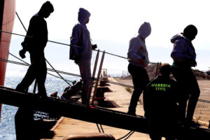 Caro casa dovuto ai troppi migranti