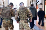 La Meloni ingabbia i maranza. Ma re Sergio disarma i soldati