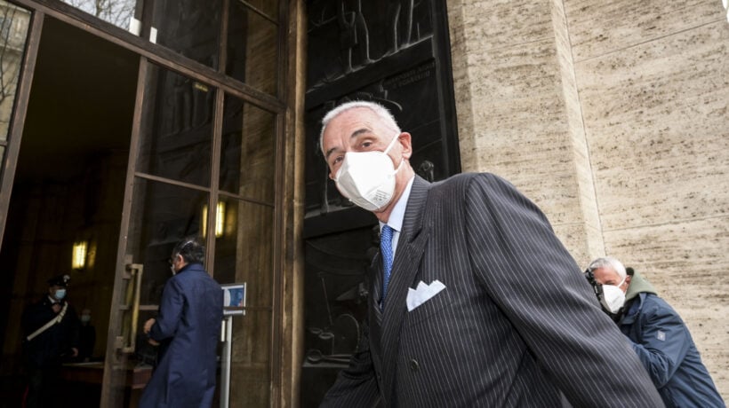 Caro Palù, quando la gente moriva per il protocollo errato lei dov’era?