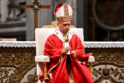 Il Papa è malato e la cristianità non sta bene