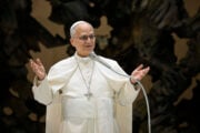 Il Papa ai giovani: «Attenzione ai falsi maestri»