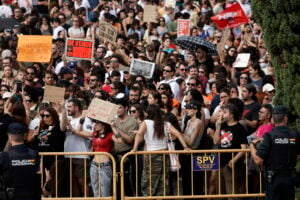 Il «golpetto» di Sánchez: si dimette e ripresenta le leggi bocciate in Aula