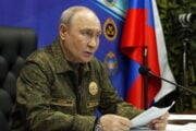 Vaticano, Cina e Usa: Putin parla con tutti. Quelli davvero isolati siamo noi europei