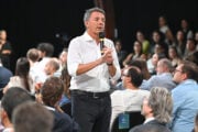 Renzi-Di Battista, bombe sul campo largo. E Conte finisce nel fuoco incrociato