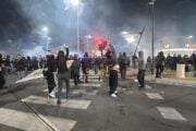 Scontri tra manifestanti e forze dell’ordine durante le recenti proteste