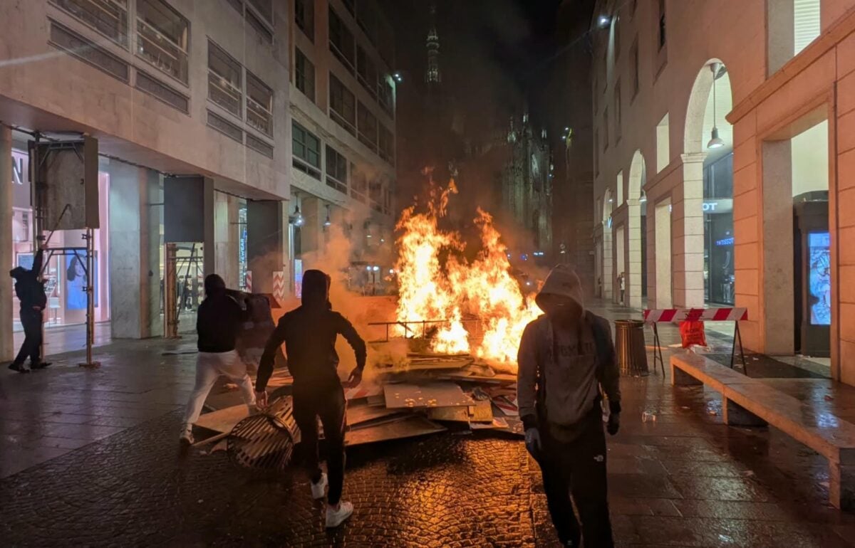 Menano la polizia e devastano. La sinistra: «Vanno ascoltati»