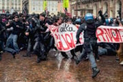È caos a Milano, Bologna e Torino. Maranza scatenati contro gli agenti