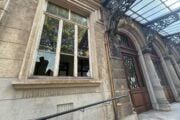 Il caos francese è arrivato in Italia: a Torino assaltate pure le scuole elementari