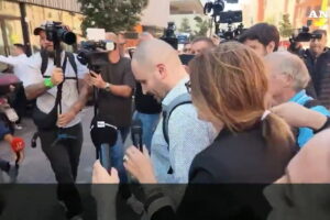 Garlasco, Sempio con i legali al laboratorio Genomica di Roma