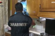Velletri, officina abusiva trasformata in base dello spaccio