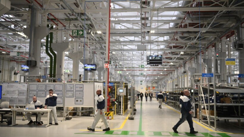 Sorpresa Stellantis: più auto, meno Cig