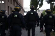 Francia, proteste degli studenti a Rennes: la polizia usa un idrante