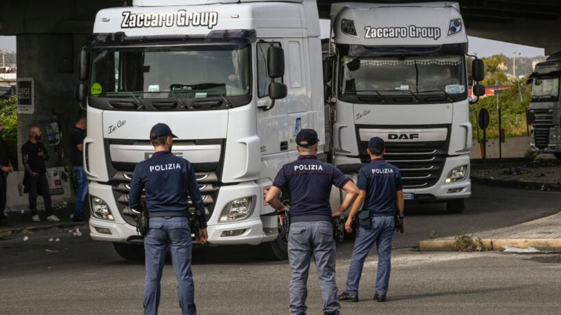 Soldi per Tir e agricoltori, però a Napoli continuano i blocchi