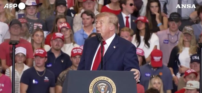 Trump sulle violenze in Francia: «Che diavolo hanno combinato? Da noi non accadrà»