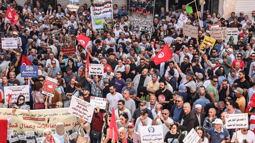 La crisi tunisina riporta in piazza lo spettro della Primavera araba