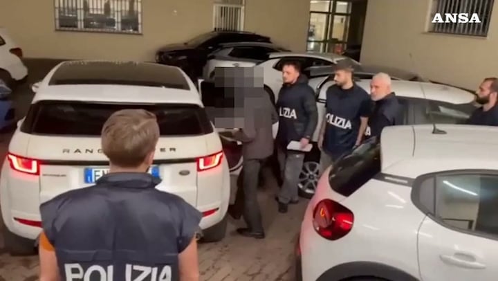 Milano, la «mente» del Movimento 17 ottobre in Questura dopo il fermo