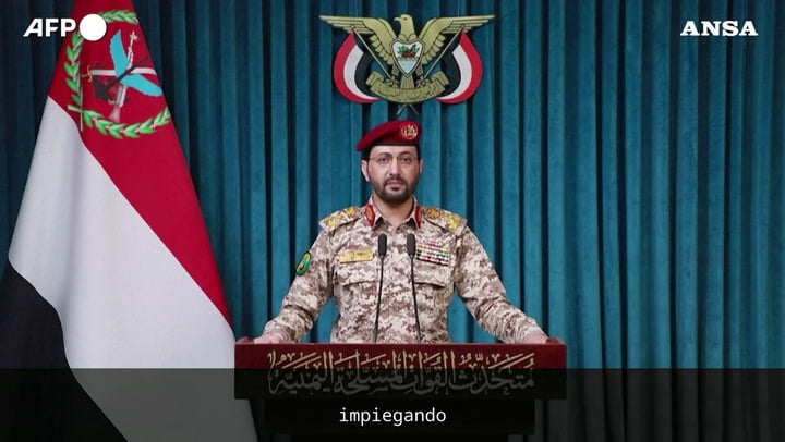 Houthi, raid su Riad: «Colpiti aeroporti e impianti energetici»