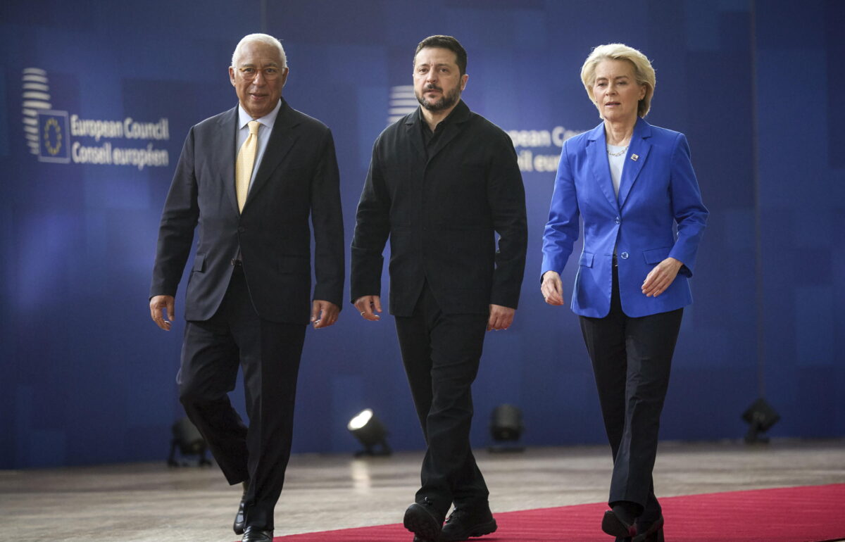 Antonio Costa, Volodymyr Zelensky e Ursula von der Leyen al Consiglio europeo di Bruxelles