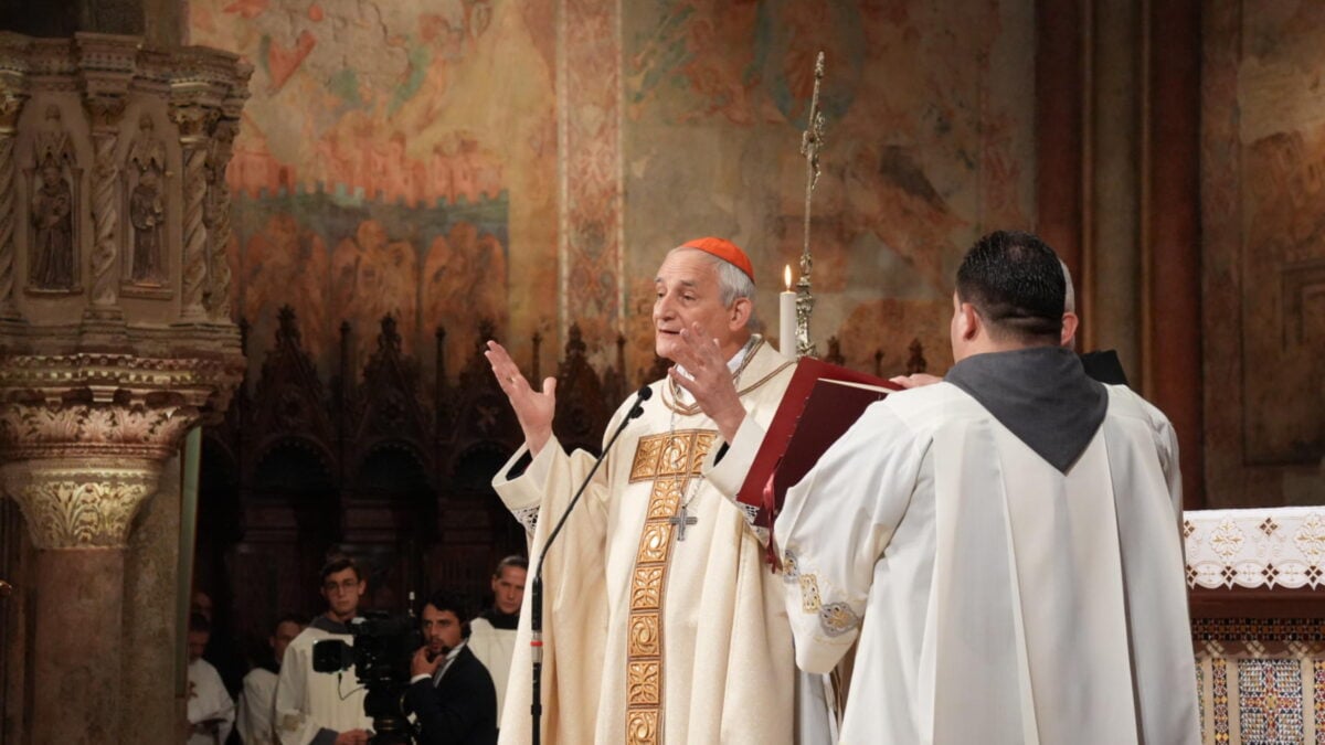 Il cardinale Matteo Zuppi durante la messa per San Francesco ad Assisi il 4 ottobre 2026