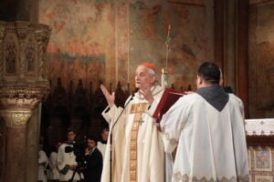 Il cardinale Matteo Zuppi durante la messa per San Francesco ad Assisi il 4 ottobre 2026